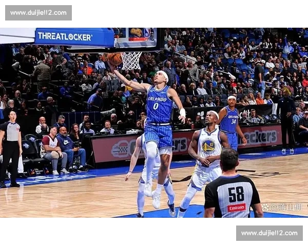 全景直击今夜篮球赛事直播热点对决战术解析与球星表现实时追踪