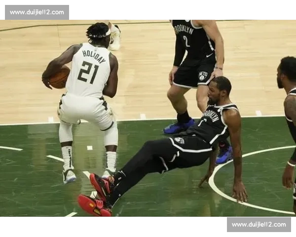 最新篮球赛事焦点盘点：明星球员表现与赛季关键战况解析